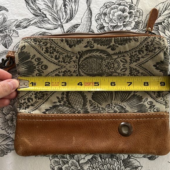 Myra bag small bag with wrist strap floral pattern - Picture 4 of 5